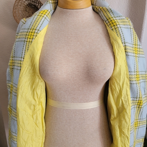 Stylish Vintage Union Made Plaid Pea Coat with Belt Spring - Picture 9 of 9